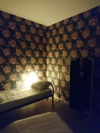 Гостиница Comfy Hostel Краснодар Двухместный номер с 2 отдельными кроватями-3